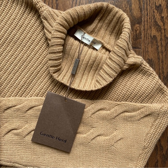 GENTLE HERD WOOL SWEATER - Picture 5 of 5